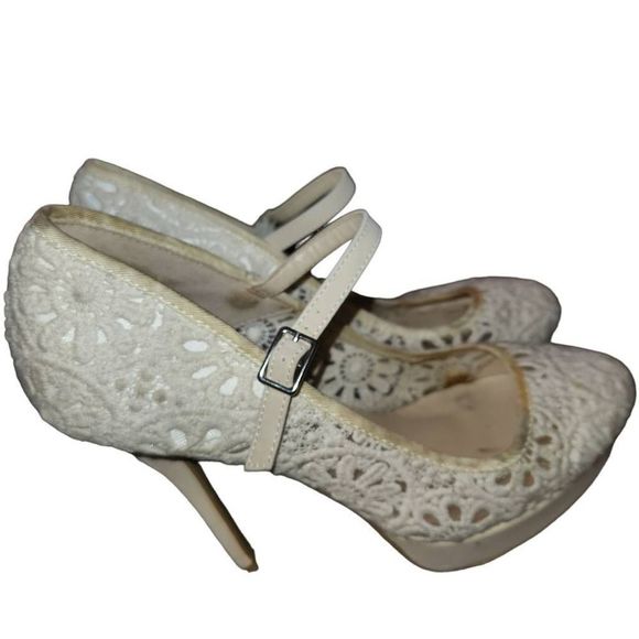 RUE 21 etc Cream Crochet Lace Mary Jane Style Platform Buckle Heels Size Large - Picture 2 of 11